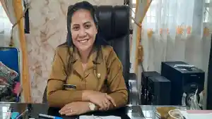Kepala-Dinas-Kesehatan-Kabupaten-Timor-Tengah-Selatan-dr-Ria-Tahun.jpg
