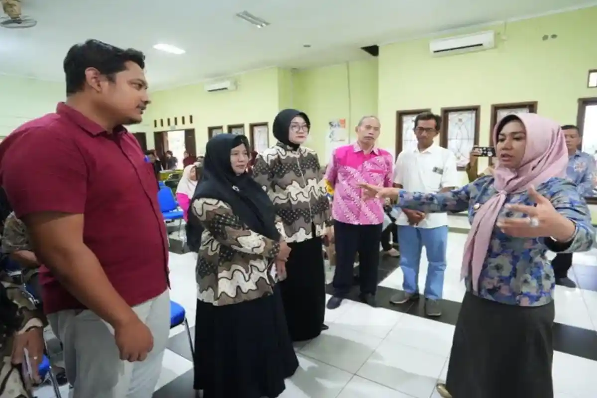 Ning Ita Support KMP Wates Yang Menggandeng Banyak UMKM, Jadi Penguat Ekonomi Kolektif di Kelurahan