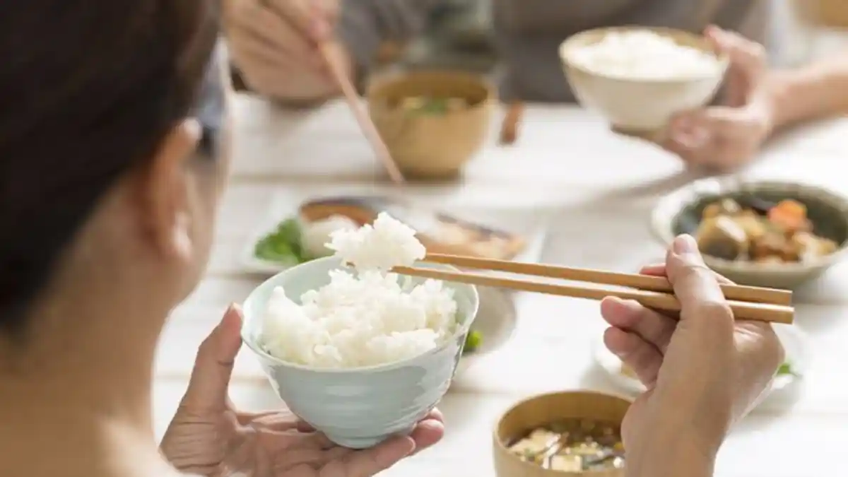 Arti Mimpi Makan Nasi, Nomor 5 Pertanda Baik, Ini Tafsiran Lengkapnya