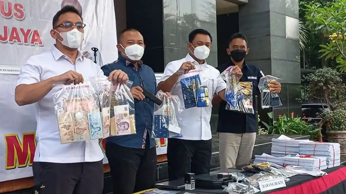 BEGINI Cara Robot Trading Fahrenheit Mengambil Uang dari Korbannya