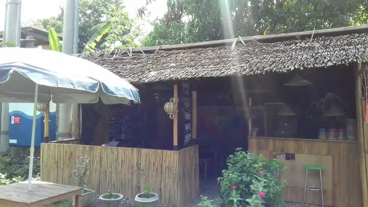 Mountain Cafe Warkop Khas Enrekang, Harga Bersahabat Kaki Sehat - kafe-khas-enrekang-4_20161212_111809.jpg