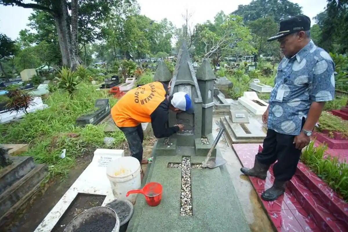 VIDEO: Begini Kondisi Belasan Makam di Magelang yang Dirusak, Makam Suzanna Luput Dan Tetap Utuh