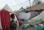 Tenda Pengantin Ambruk Tertimpa Abu Vulkanik