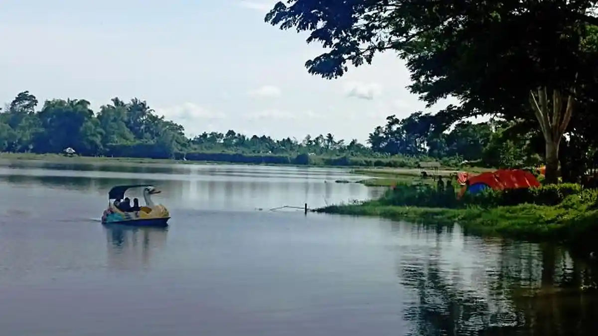 Panorama Indah Gunung Jae: Paduan Danau, Sawah Hijau, dan Jalur Gowes Menawan
