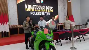Polisi-tunjukkan-barang-bukti-kasus-pembobolan-di-sekolah-Blitar-Jumat-2442026.jpg