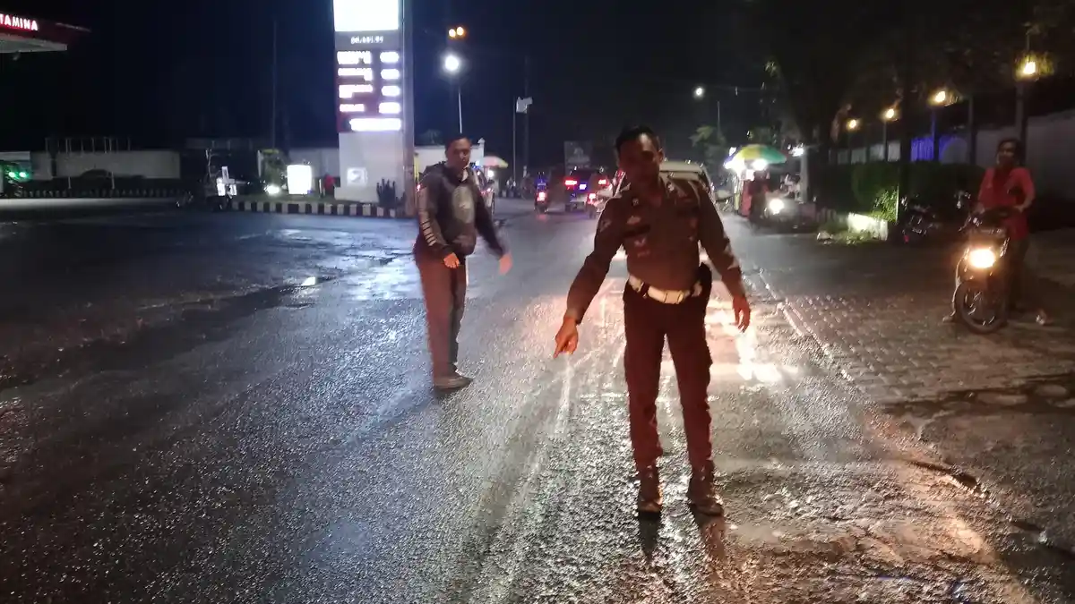 Belok Mendadak, Kakek-Nenek di Jember Alami Kecelakaan