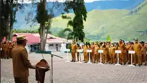 Wabup-Samosir-Ariston-Sidauruk-memimpin-Peringatan-Hari-Lingkungan-Hidup-Sedunia11.jpg