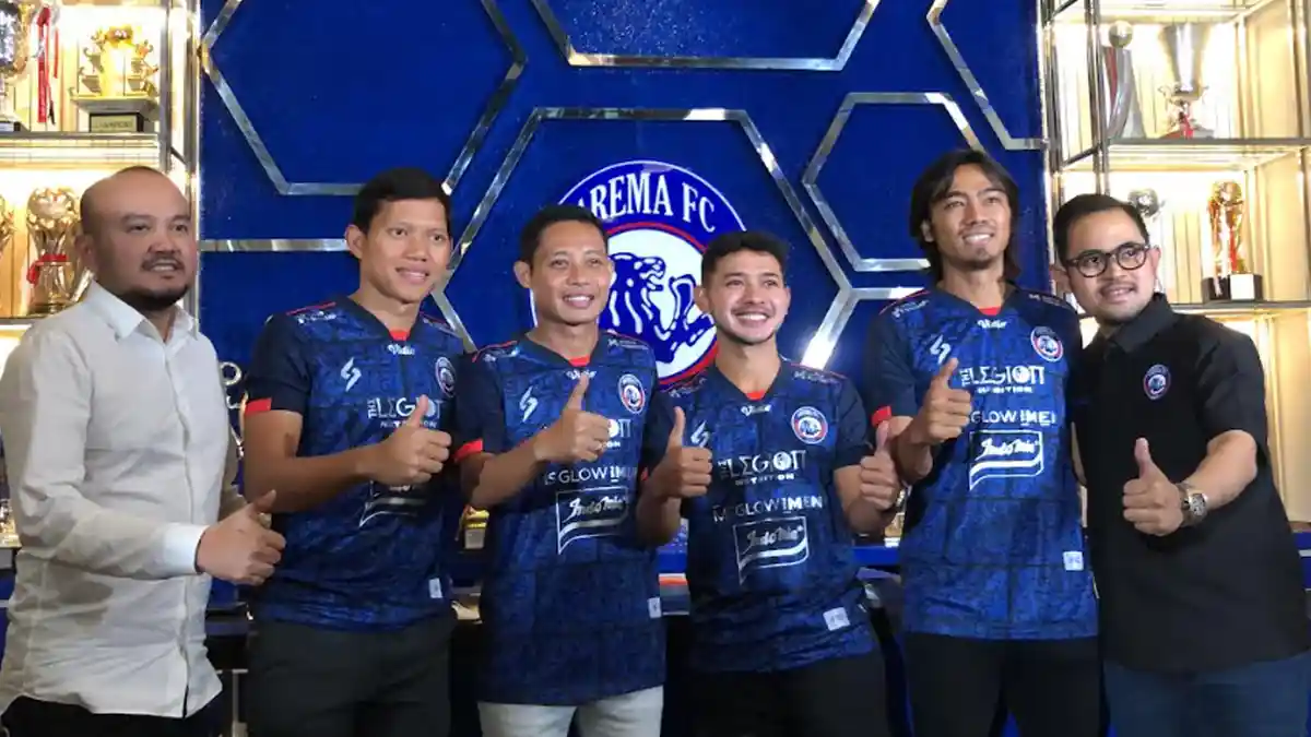 Arema FC Kenalkan 4 Pemain Baru, Evan Dimas dan Adam Alis Ada Klausal Khusus