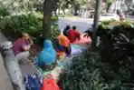 Imigran Pencari Suaka Tiduran di Jalan Kebon Sirih