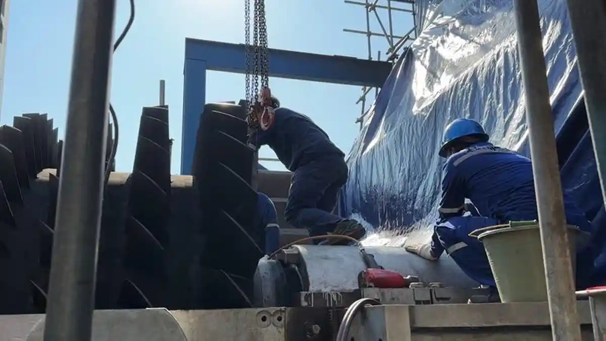 Jarang Disorot Kamera! Beginilah Proses Overhaul Turbin Raksasa PLTGU Tambak Lorok
