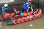 Tim-SAR-gabungan-mengevakuasi-jenazah-remaja-yang-tenggelam-di-DAM-Balongsono.jpg