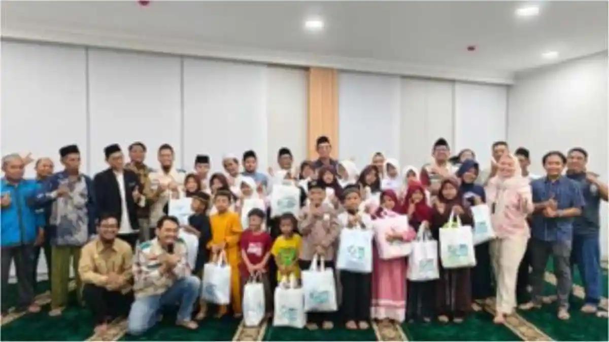 YBM PLN Cikarang Salurkan Santunan dan Perlengkapan Sekolah bagi Anak Yatim di Sukamahi - Tribunjabar.id