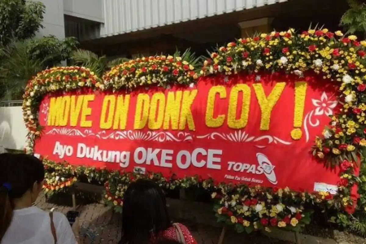 Terselip Karangan Bunga untuk Anies-Sandi, Move On Dong Coy!