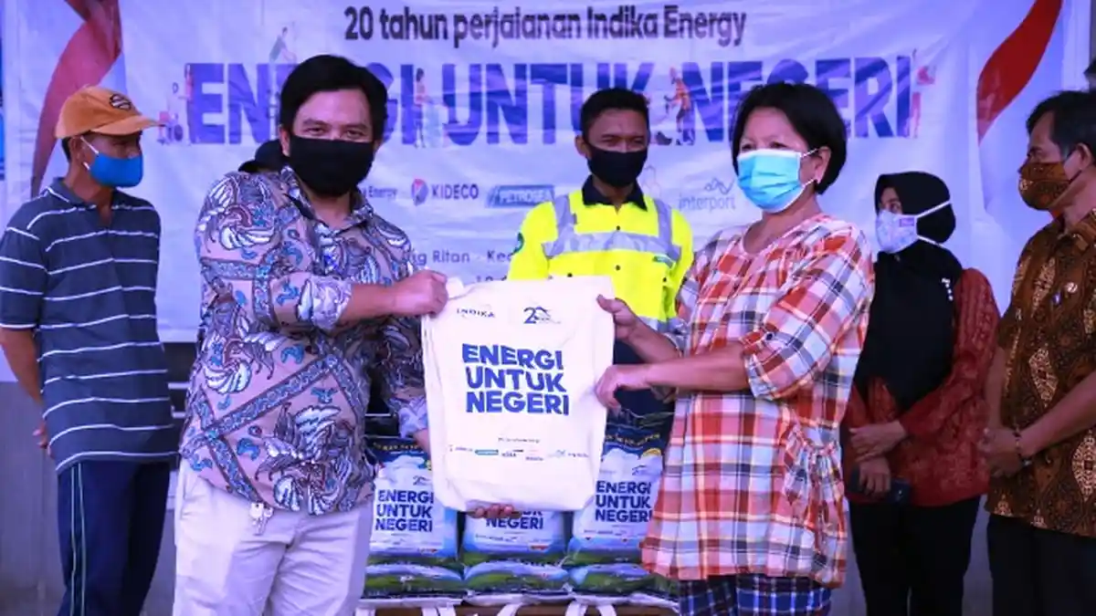 Petrosea Bagi 20.000 Paket Beras di Kaltim, Aksi Sosial Energi untuk Negeri HUT ke-20 Indika Energy