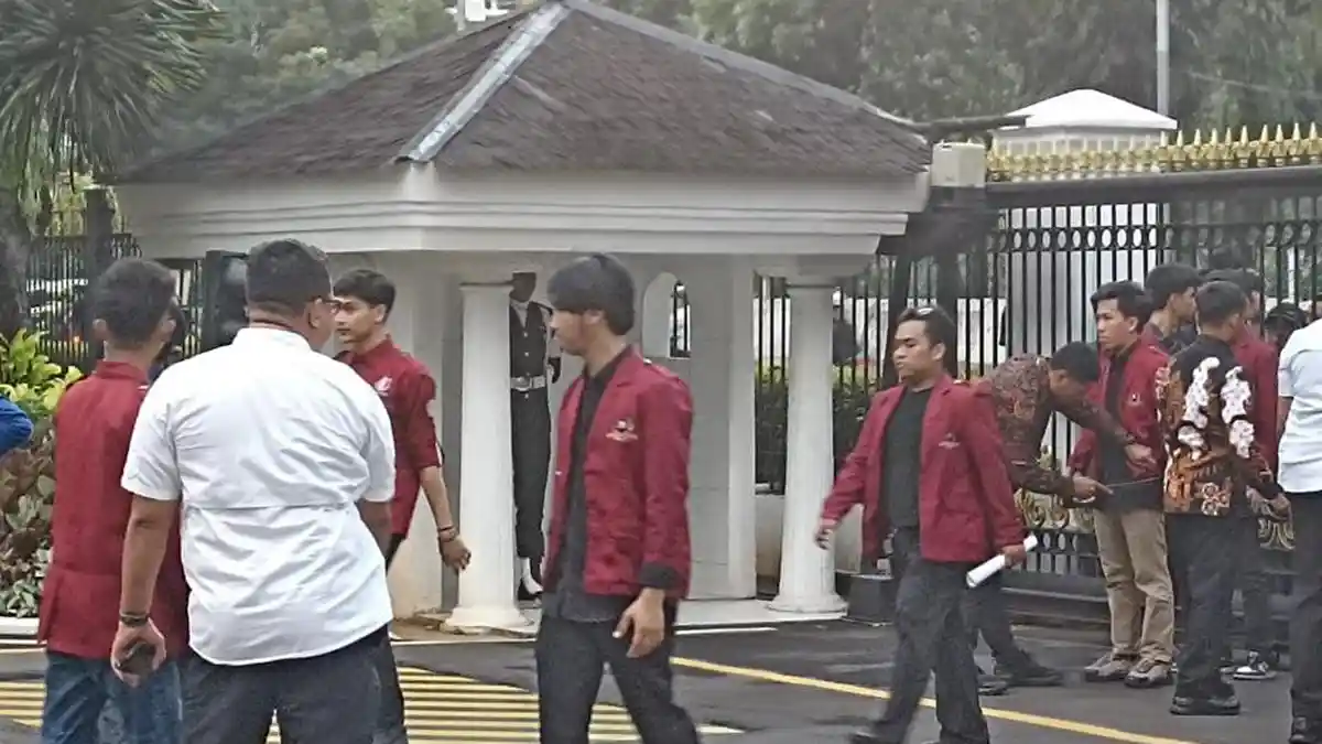 Teriakan Mahasiswa Tembus Istana, Gibran Terima Langsung Perwakilan UBK