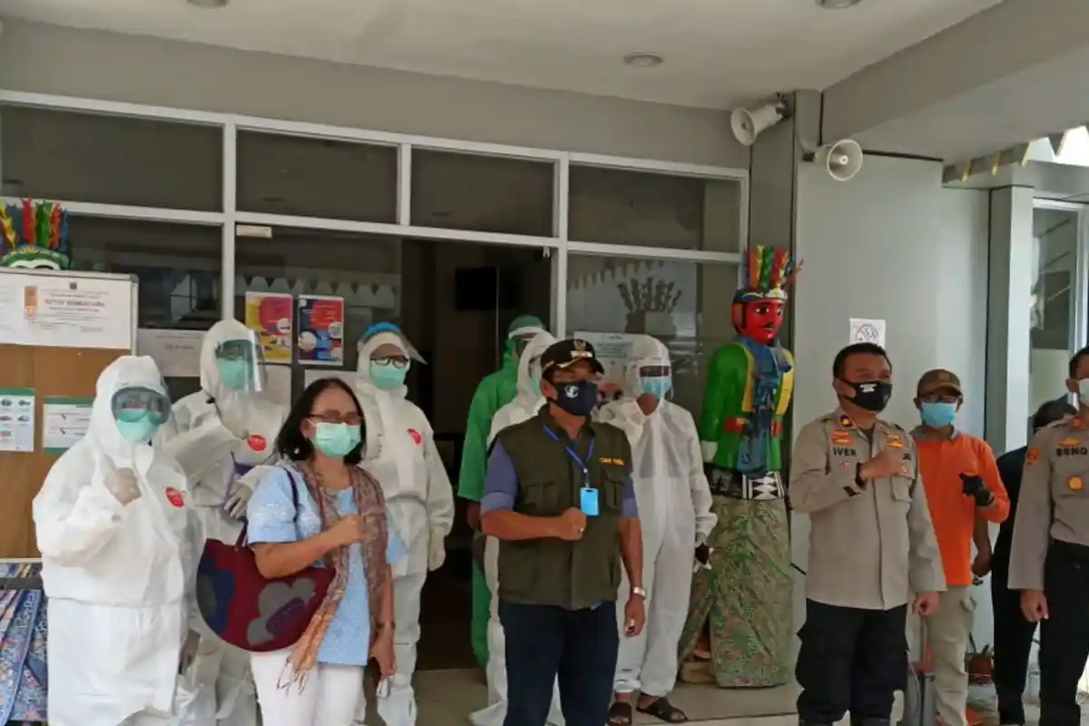 BREAKING NEWS Ketua RW Positif Covid-19, 28 Warga Jembatan Besi Tambora Dievakuasi