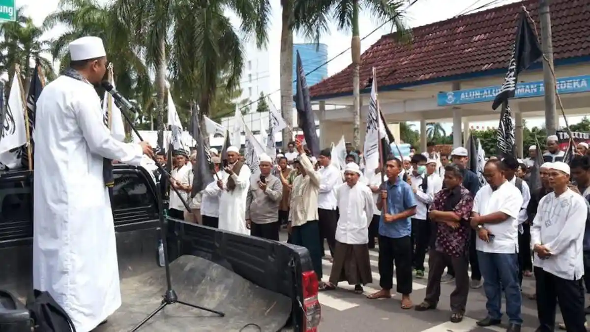 Demonstran di Pangkalpinang Doakan Polri Jernih Mengusut Kasus Ahok