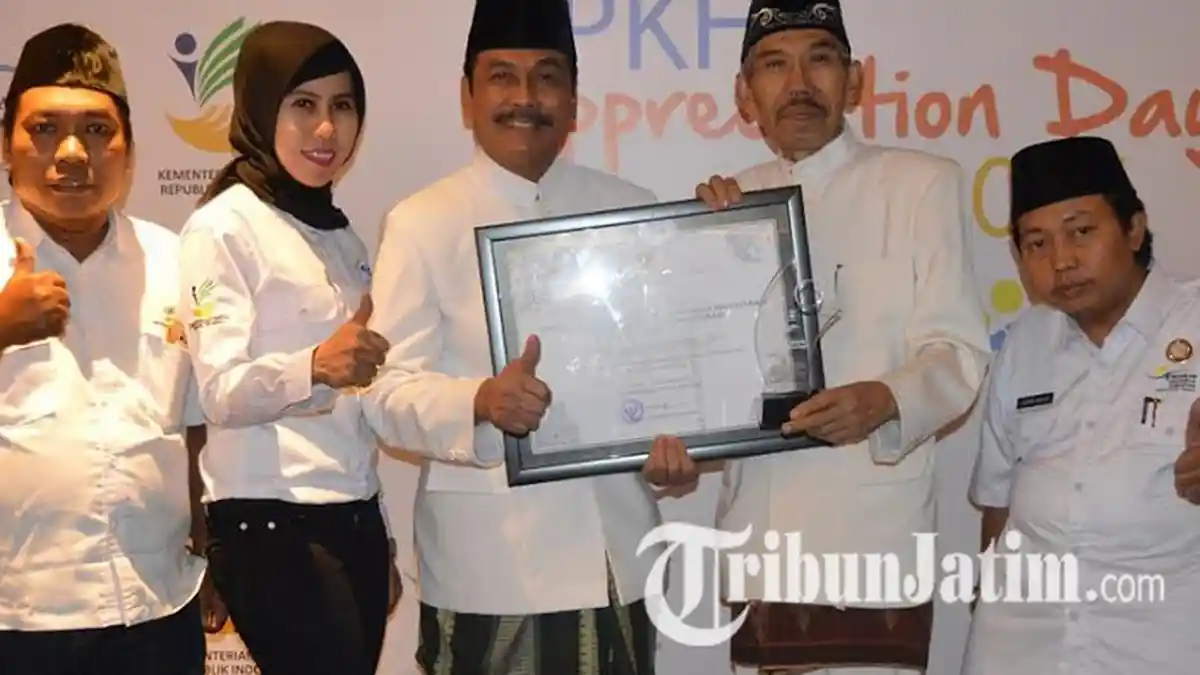 Salurkan Bantuan Dengan Baik, Pemkab Gresik Dapat Penghargaan dari Kemensos