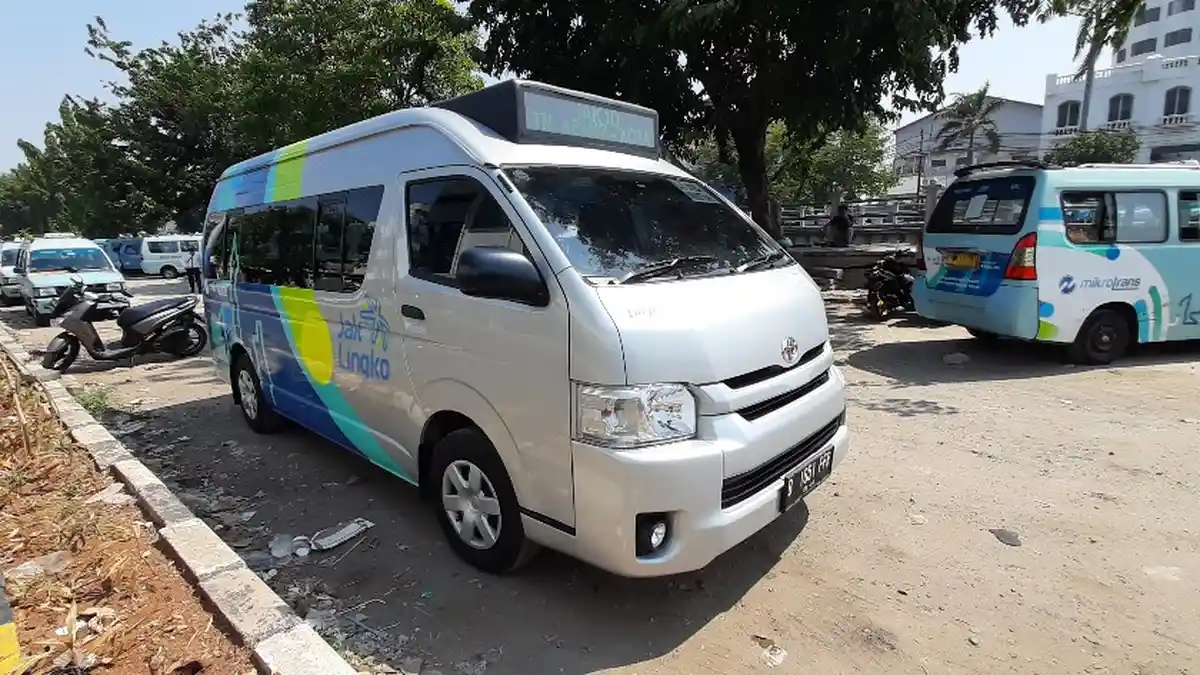 Sering Dikira Sama, Kenali Bedanya Angkot Mikrotrans dan JakLingko