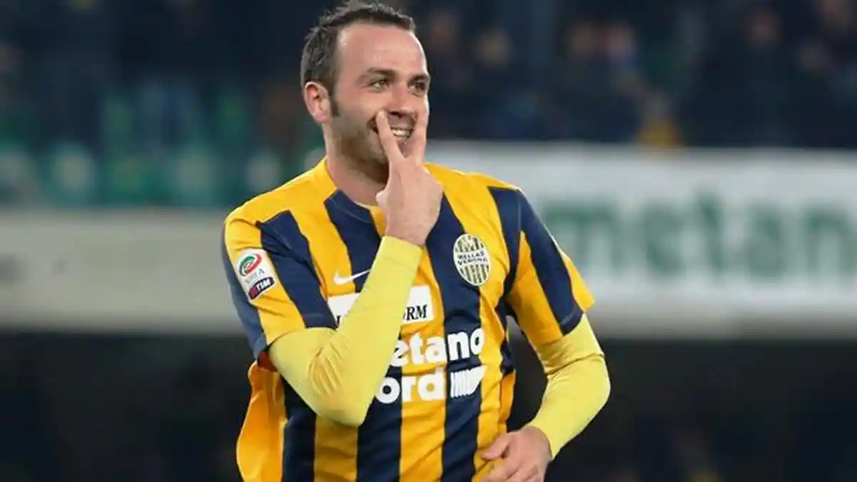 Pazzini Samakan Kedudukan Verona 1-1 dengan Milan