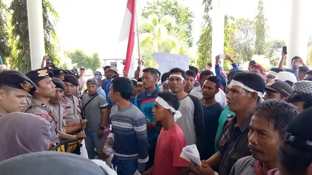 Demonstran Ultimatum DPRK Aceh Singkil, Menjawab Tuntutan Nelayan Selama Seminggu