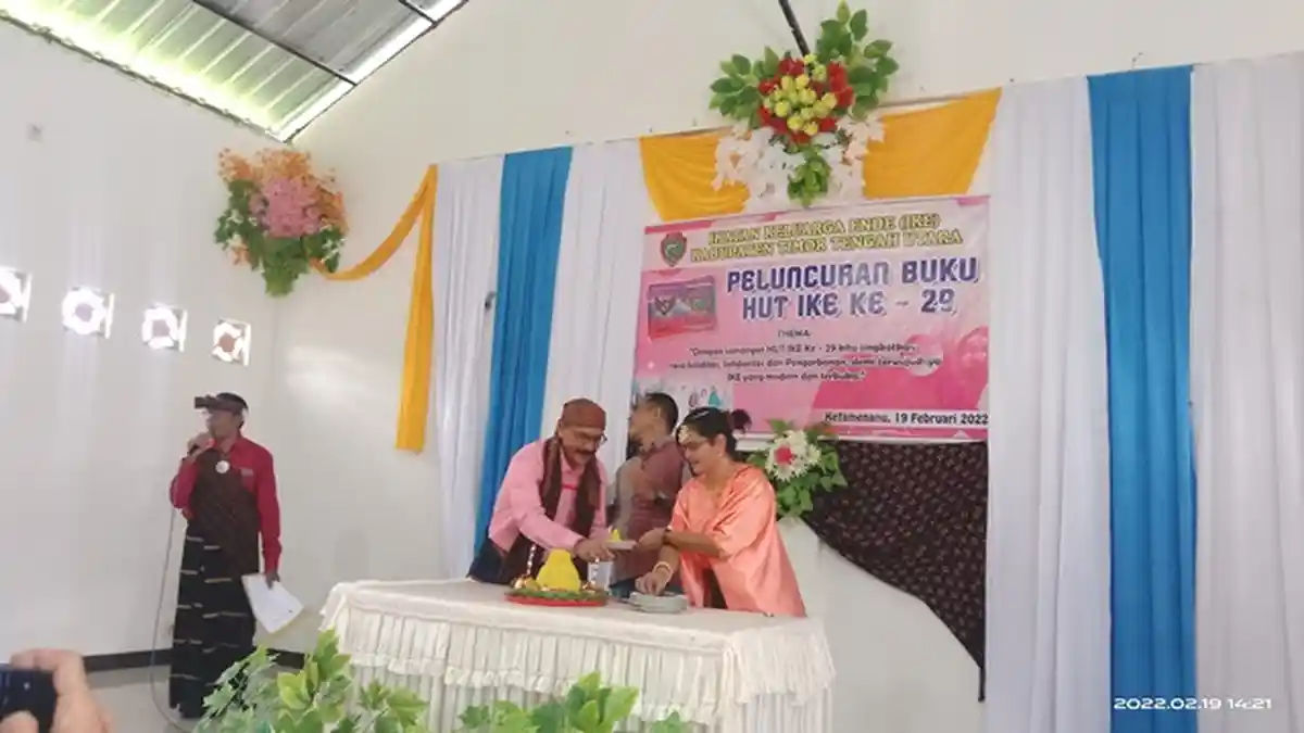 Rayakan Puncak HUT Ke-29, Ikatan Keluarga Ende Kabupaten TTU Launching Buku 