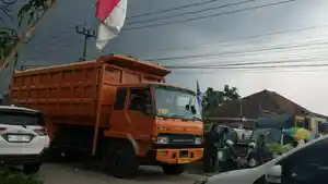 Truk-galian-C-di-Lebak-nekat-la.jpg