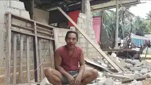 Suharto-Mokodompis-salah-satu-warga-terdampak-gempa-saat-diwawancarai-Tribun-Manado.jpg