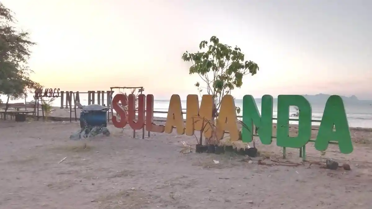 Pantai Sulamanda Kupang Suguhkan Alam Natural Bagi Wisatawan