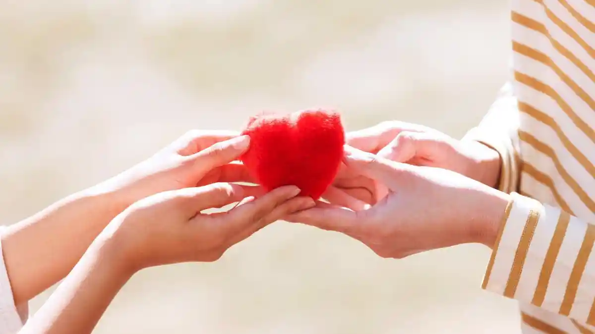 Warga di Negara Ini Merayakan Sekaligus Mengutuk Valentine Day. Kok Bisa?