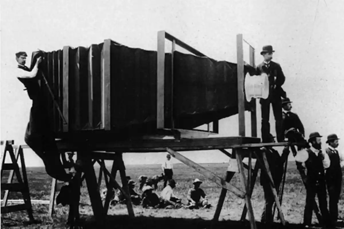 Tahan Nafas Sejenak, dan Lihatlah Foto Bersejarah Nan Langka Ini