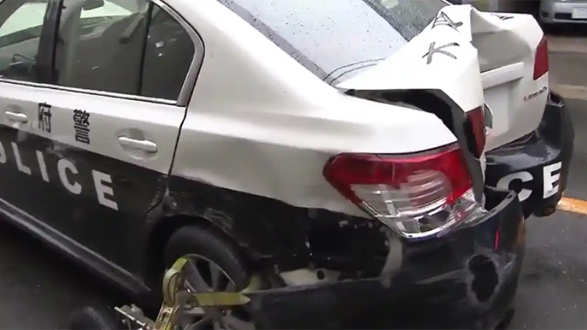 Mobil Polisi Jepang Ditabrak, 7 Tembakan Dilepaskan, Dada dan Kaki Tersangka Terluka