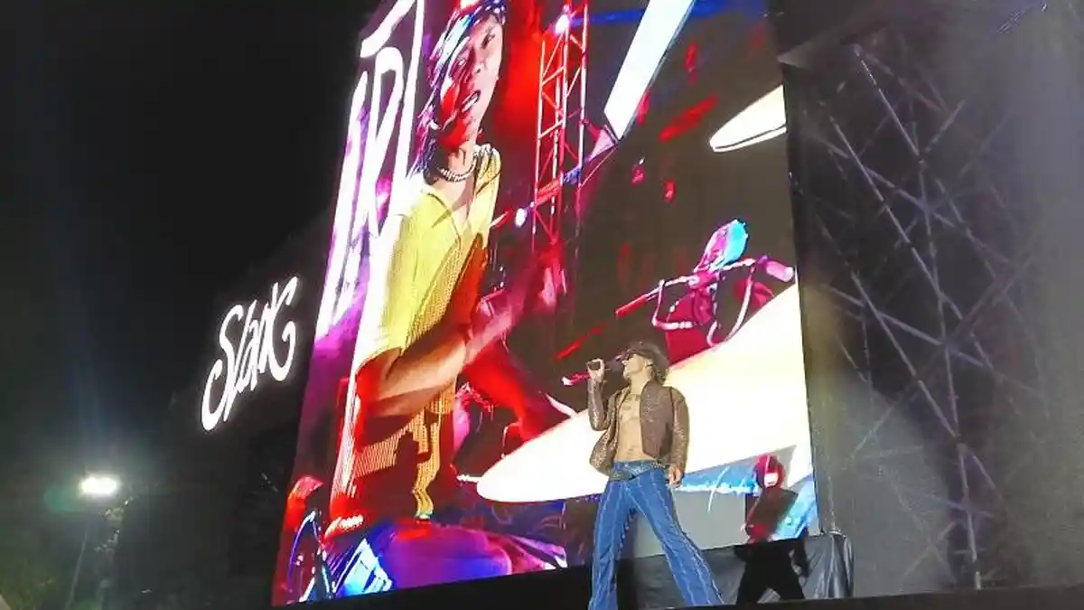 Slank bawakan 26 Lagi dalam 2 Jam di Konser Pasar Malam Empat Satoe Slank