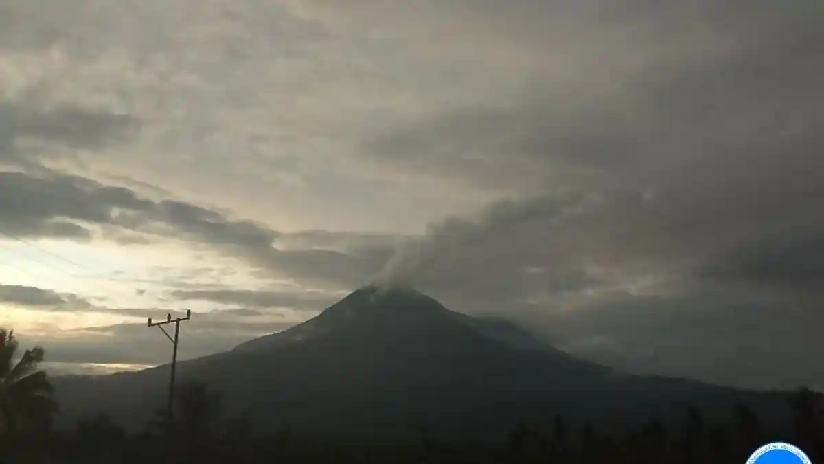 Gunung Lewotobi Laki-laki 5 Kali Gempa Hembusan 6 Jam Terakhir