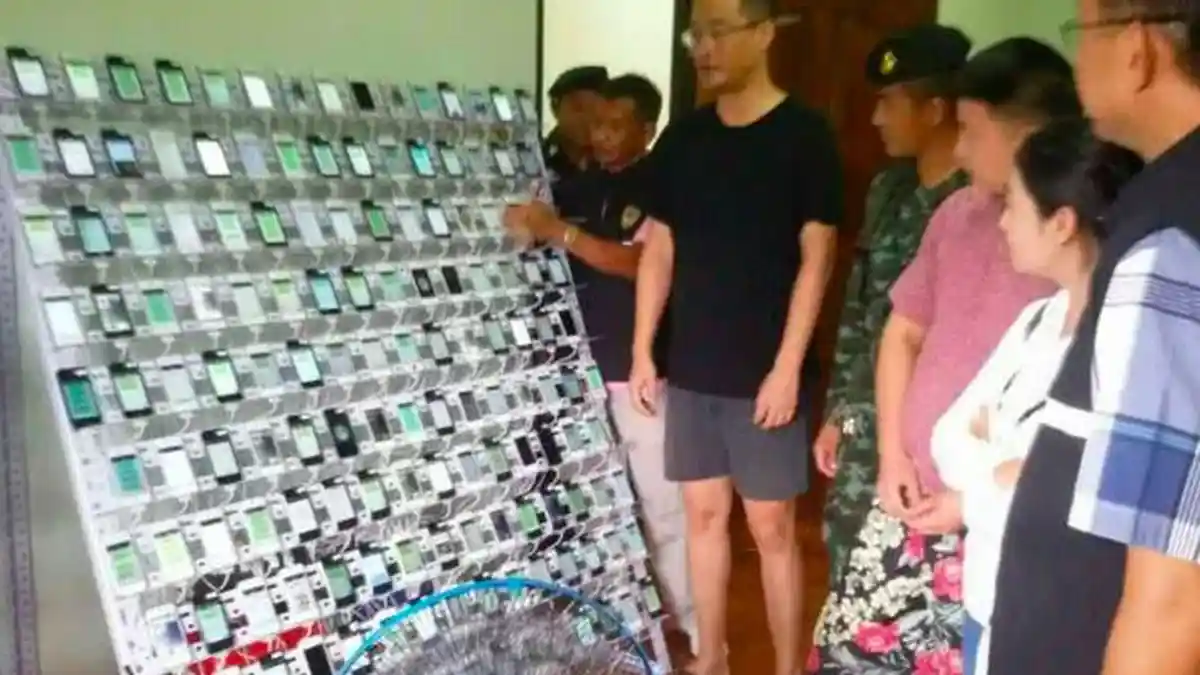 Penggerebekan 'Pabrik Like,' 400 iPhone dan 300.000 Kartu SIM Disita Polisi