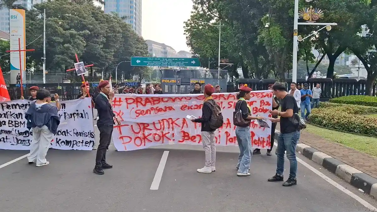 Dua Aksi Beda Aspirasi, Dukung MBG dan Kritik Program Pemerintah Prabowo-Gibran