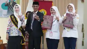 Inggit-Soraya-roadshow-literasi-di-Poltekkes.jpg