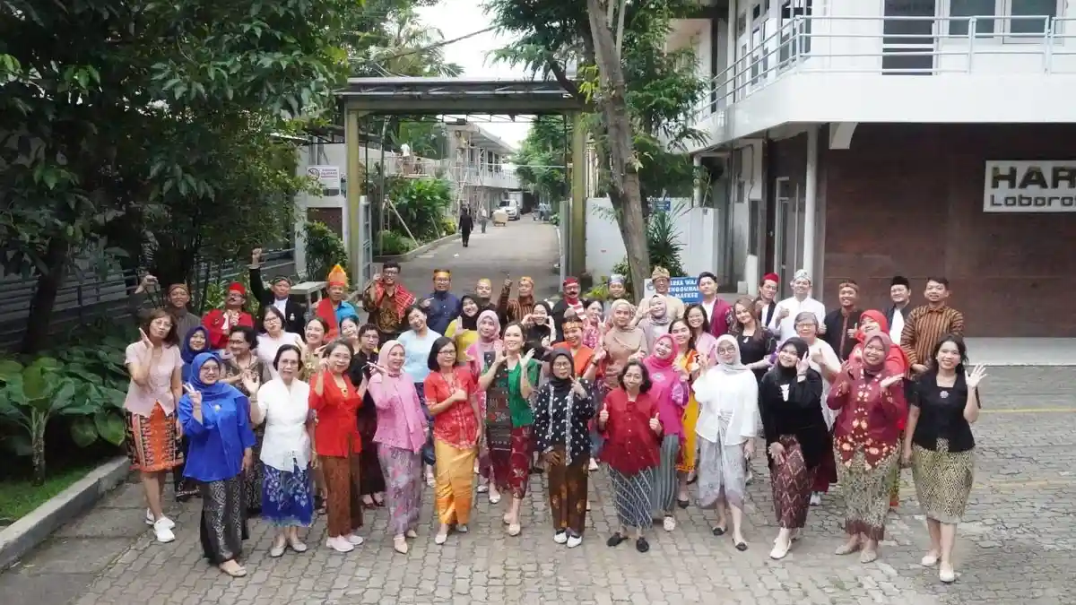Miliki 60 Persen Karyawan Wanita, PT Harsen Laboratories Peringati Hari Kartini dengan Nuansa Budaya