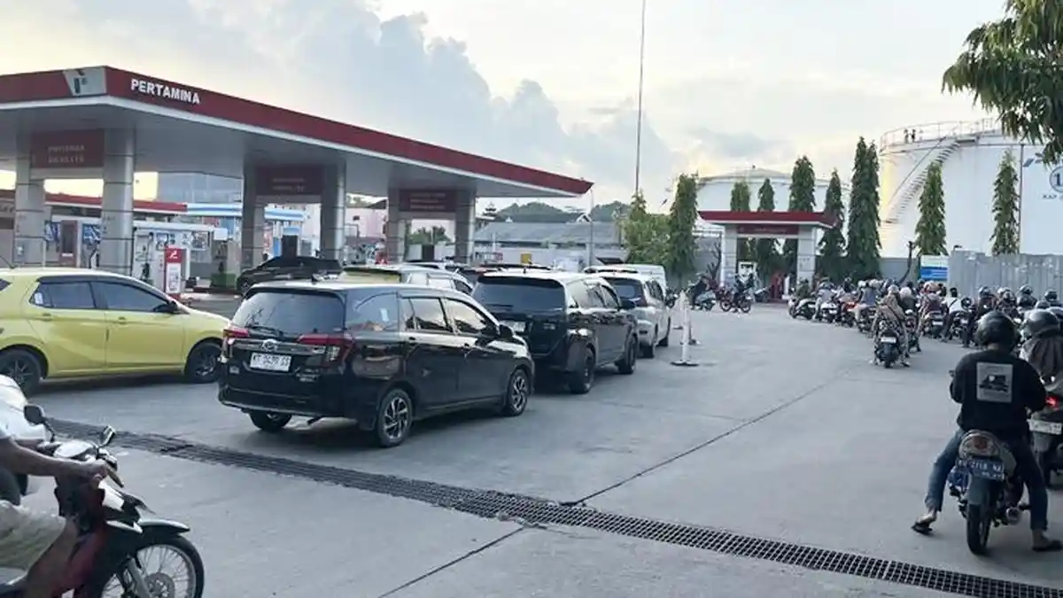 Daftar Harga BBM Pertamina Hari Ini 13 Juni 2026, Antrean Pertalite di Samarinda Makin Panjang