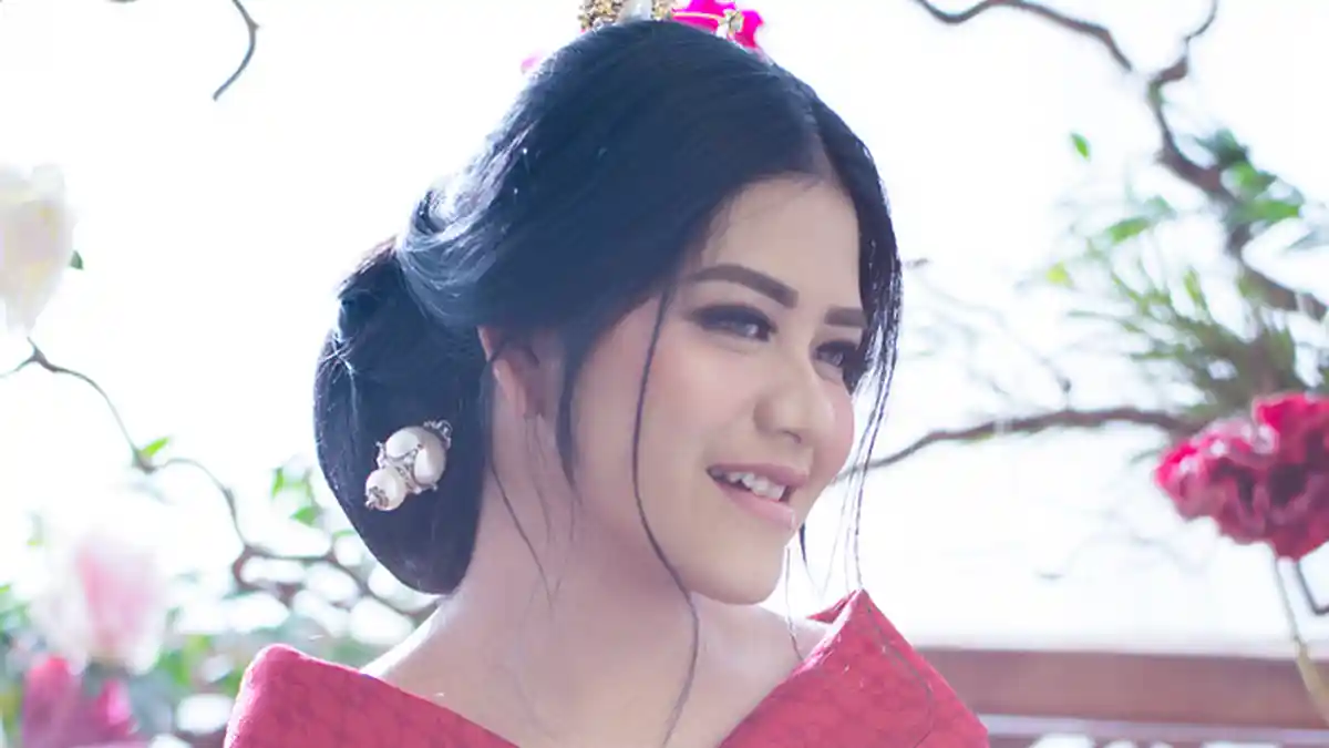 Berkat Tangan Dingin MUA Kondang Ini, Penampilan Kahiyang Ayu Saat Maternity Shoot Cantik Manglingi