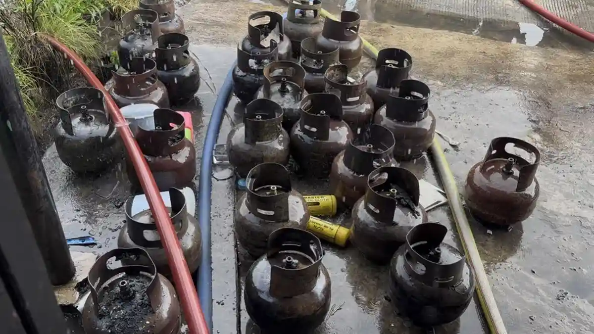 Kronologi Warung Makan Bojonegoro Samarinda Ludes Terbakar, Diduga Gas Bocor saat Memasak - Tribunkaltim.co