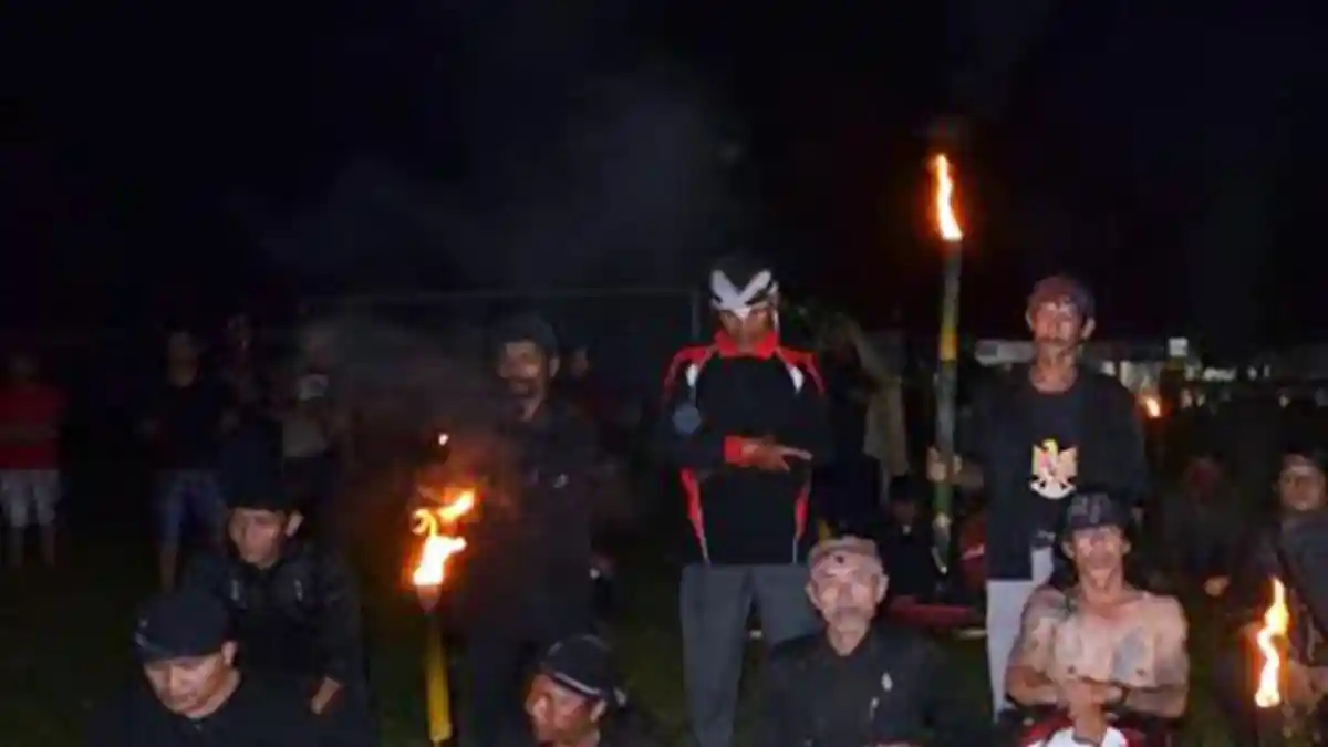 Seniman Banyumasan Doa Bersama Agar Gunung Slamet Tidak Meletus