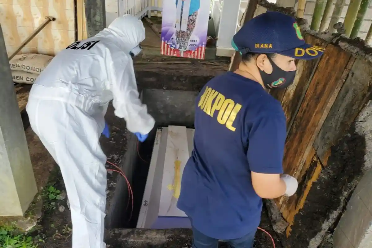 Proses Eskhumasi Jasad Melvin Suak dari Pekuburan Umum Tompaso Dua Hingga ke RSUP Prof Kandou