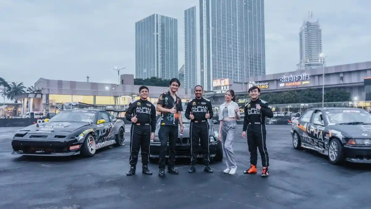 Tim Balap Deddy Corbuzier Incar Kemenangan di Edutown Drift Prix