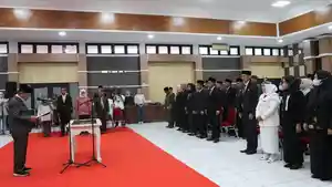 Wali-Kota-Palopo-HM-Judas-Amir-melantik-dan-mengambil-sumpah-sejumlah-pejabat.jpg