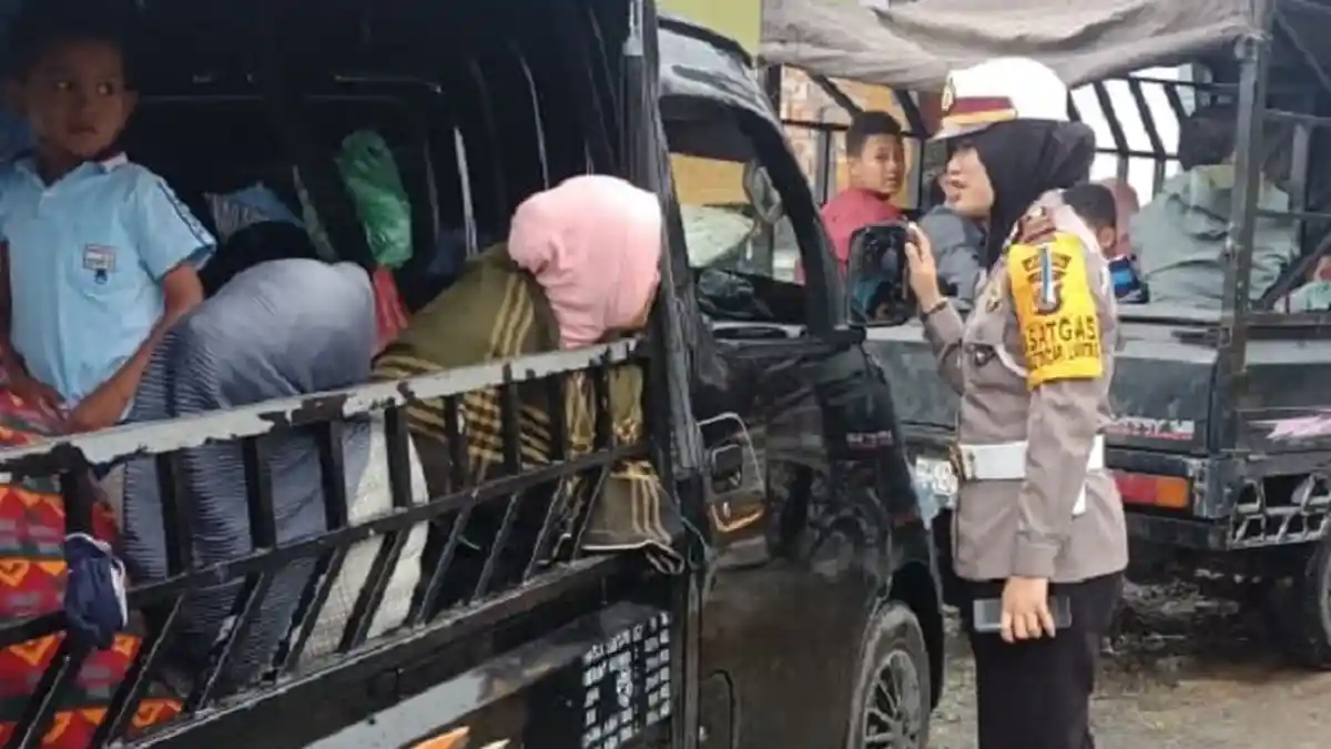 Polisi Akan Tindak Mobil Pikap dan Truk Barang yang Angkut Penumpang