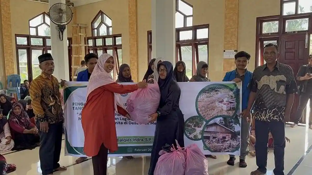 Dosen Unsam Langsa Salurkan Bantuan Kesehatan Perempuan di Aceh Tamiang