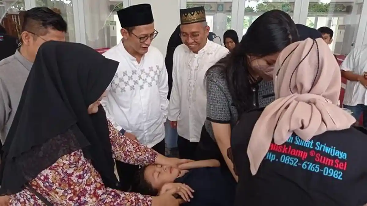 Laznas Mandiri Amal Insani Khitan 100 Anak di Sumsel, Bantu Peralatan Sekolah dan Uang Saku