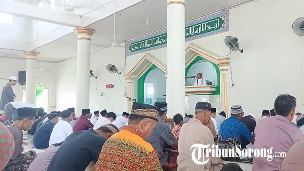 Hikmah Jumat: Ustaz Abdul Waris Ajak Umat Muslim Perbanyak Kebaikan dan Perbaiki Diri