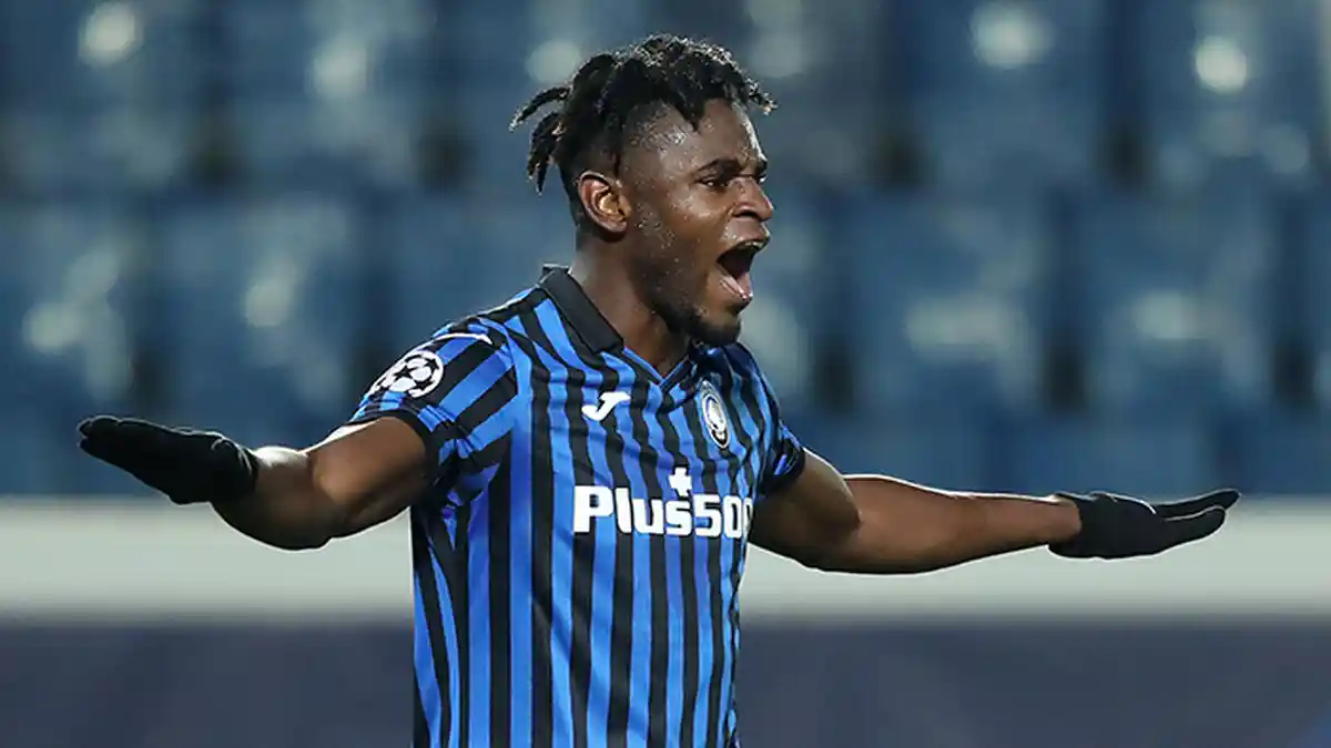 Transfer Liga Italia, AS Roma Masih Cari Striker, Duvan Zapata Jadi Incaran
